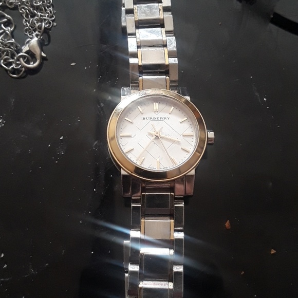 Burberry watch - Picture 1 of 1